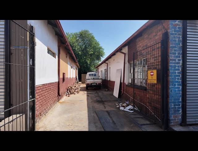 495M² BUSINESS FOR SALE IN SPRINGS CENTRAL